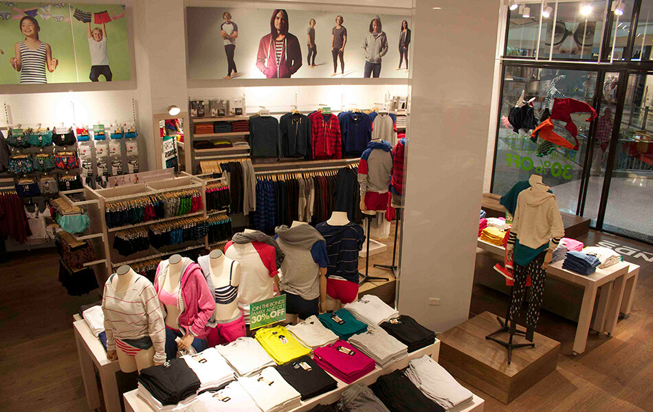 bonds store design 1