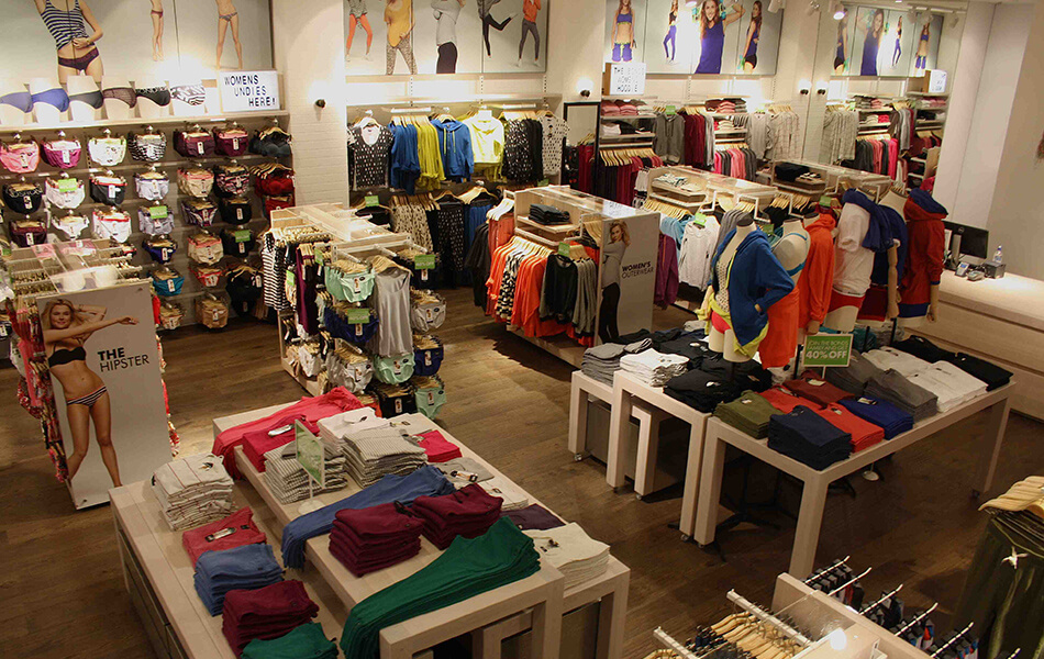 bonds store design 6